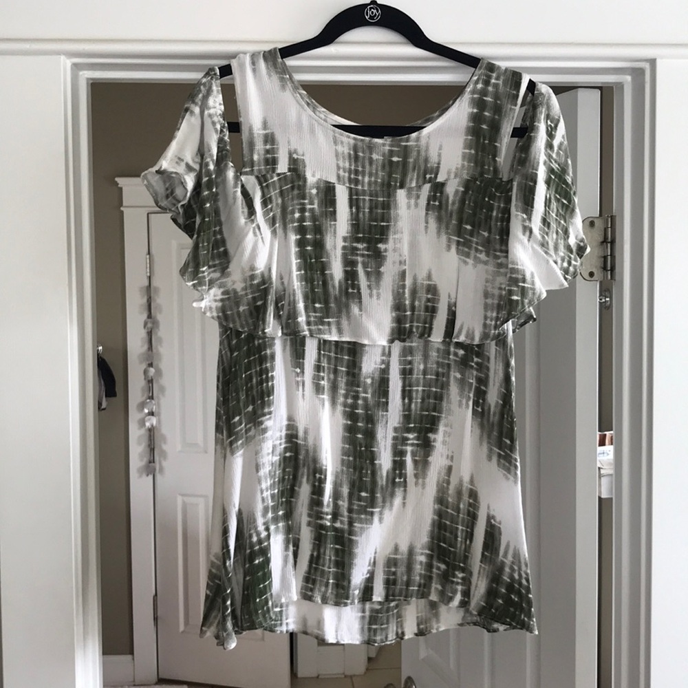 Bobeau geen and white cold shoulder top